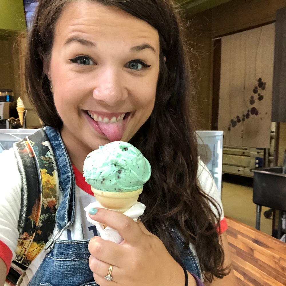 Meet your Posher, Abigail